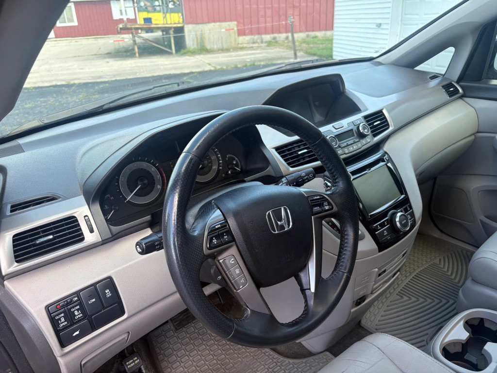 2016 Honda Odyssey Image 12