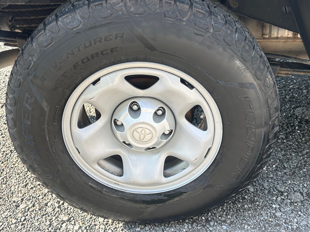 2021 Toyota Tacoma Image 10