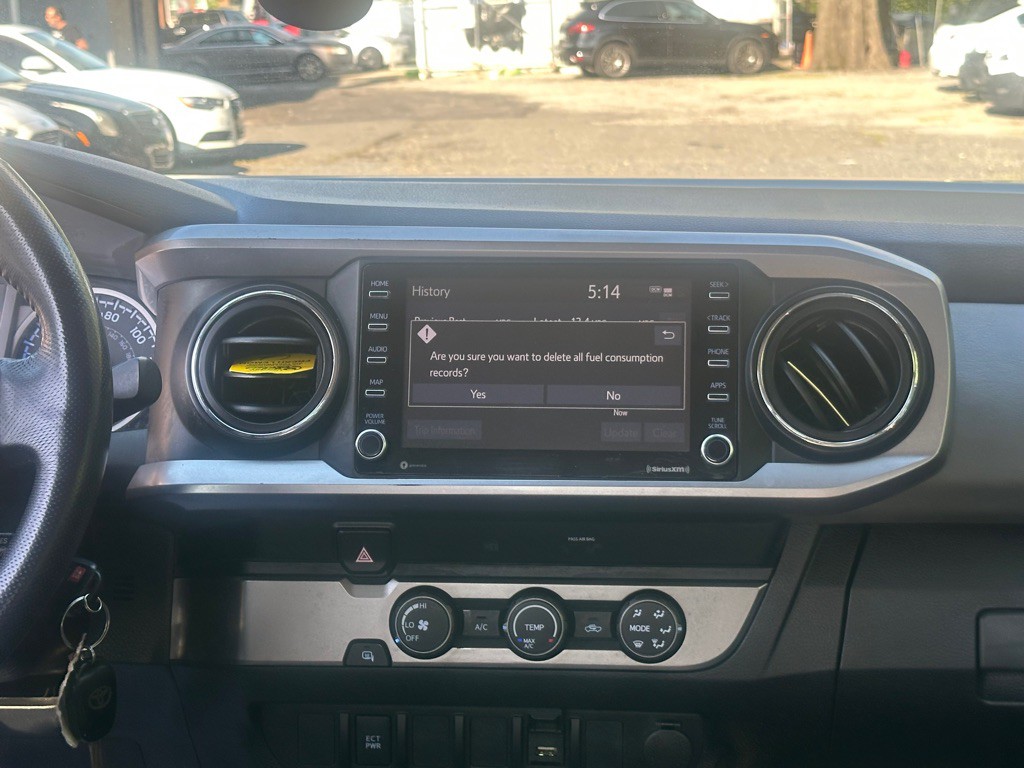 2021 Toyota Tacoma Image 30