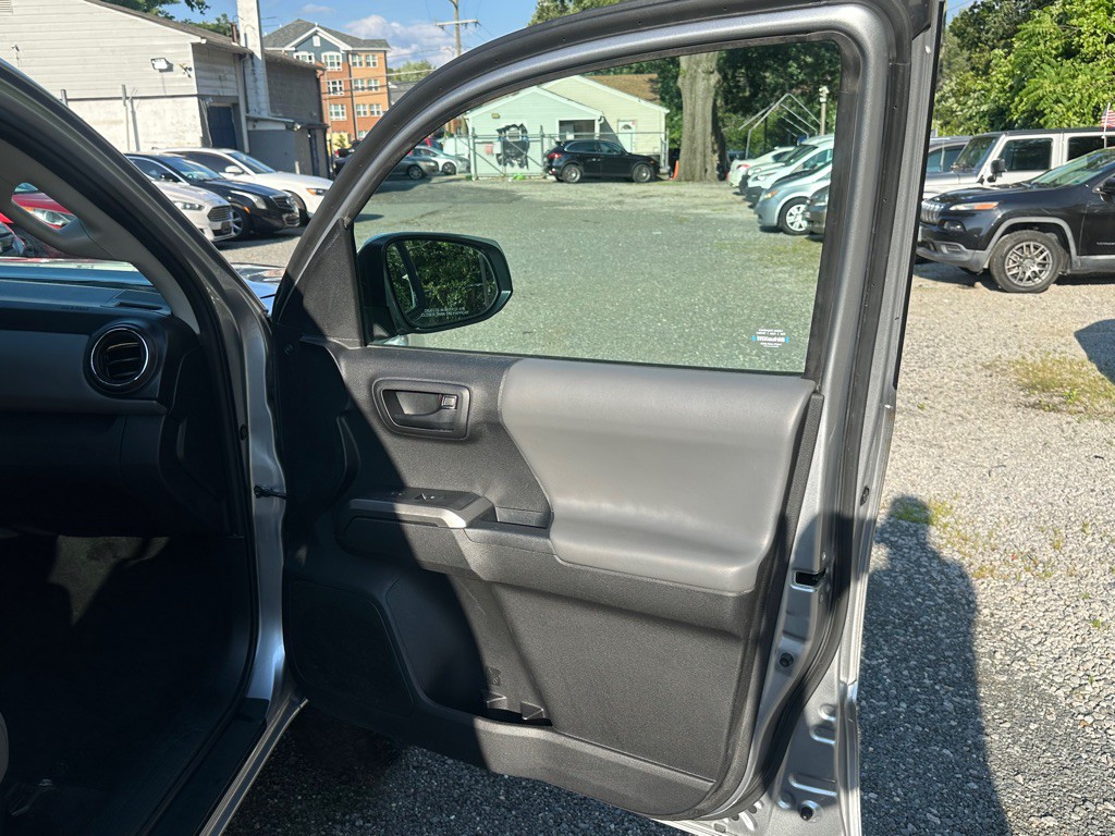 2021 Toyota Tacoma Image 34