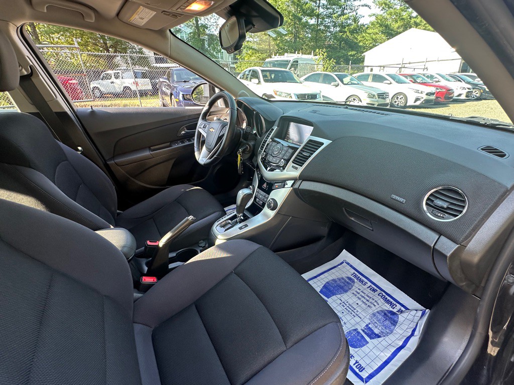 2014 Chevrolet Cruze Image 30