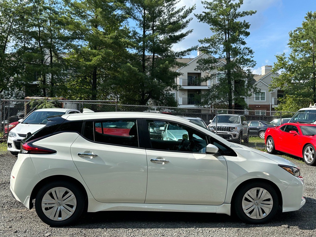 2024 Nissan Leaf Image 8