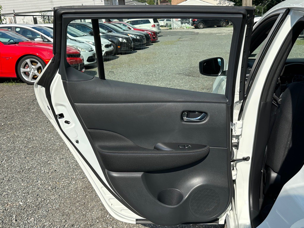 2024 Nissan Leaf Image 19