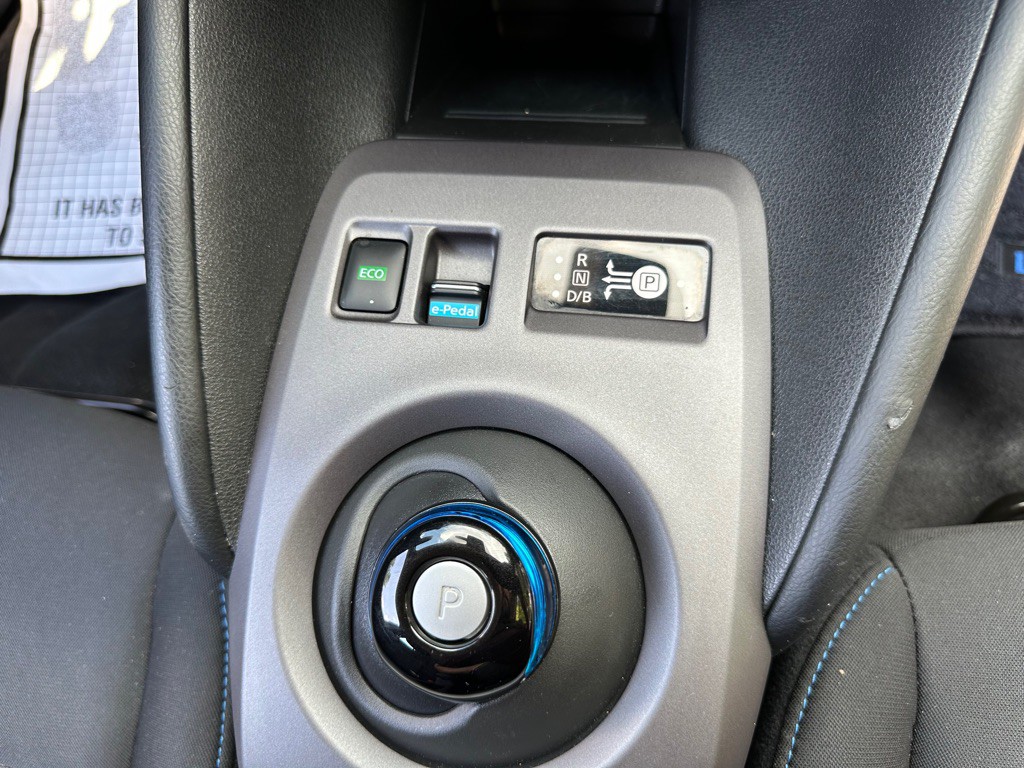 2024 Nissan Leaf Image 33