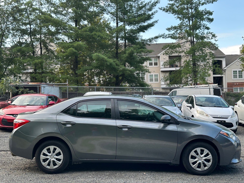 2016 Toyota Corolla Image 8