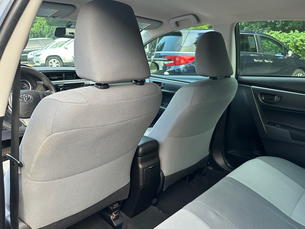 2016 Toyota Corolla Image 17
