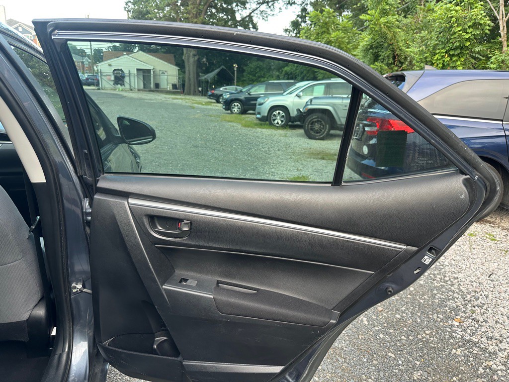 2016 Toyota Corolla Image 23