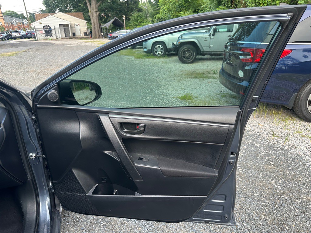 2016 Toyota Corolla Image 24