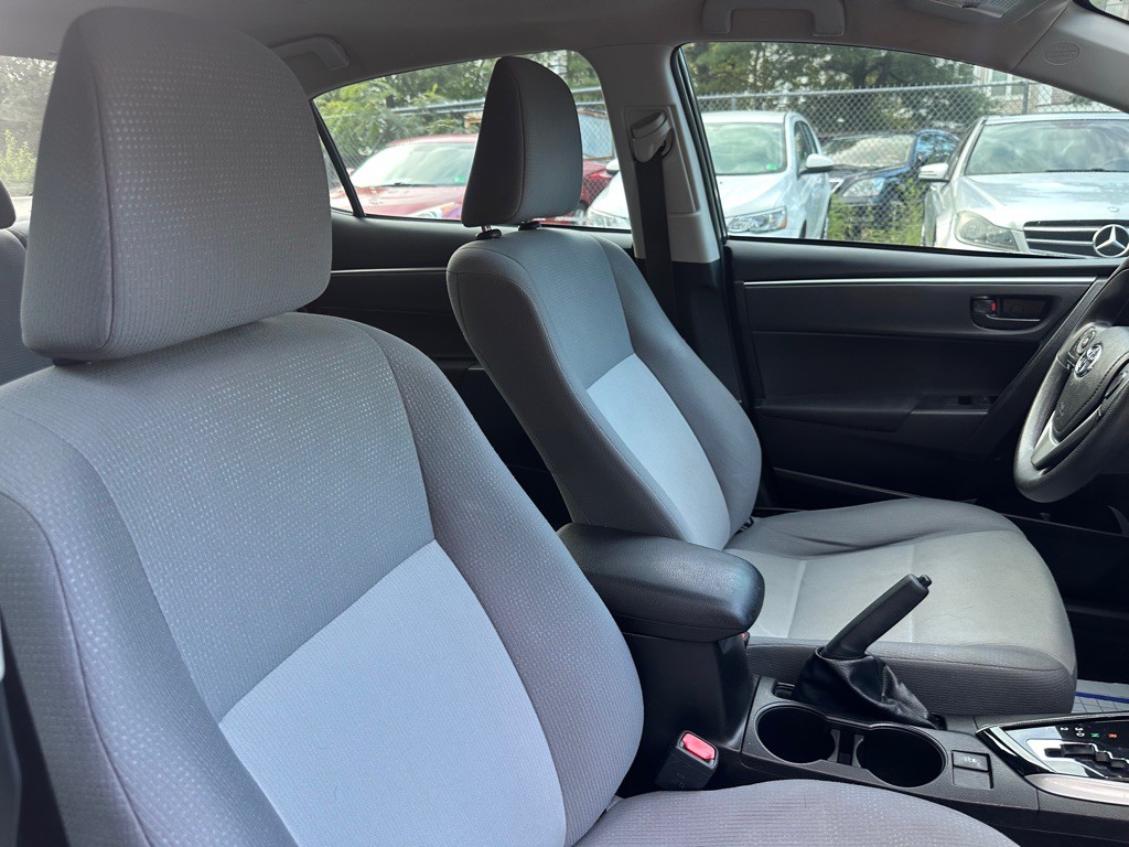 2016 Toyota Corolla Image 26
