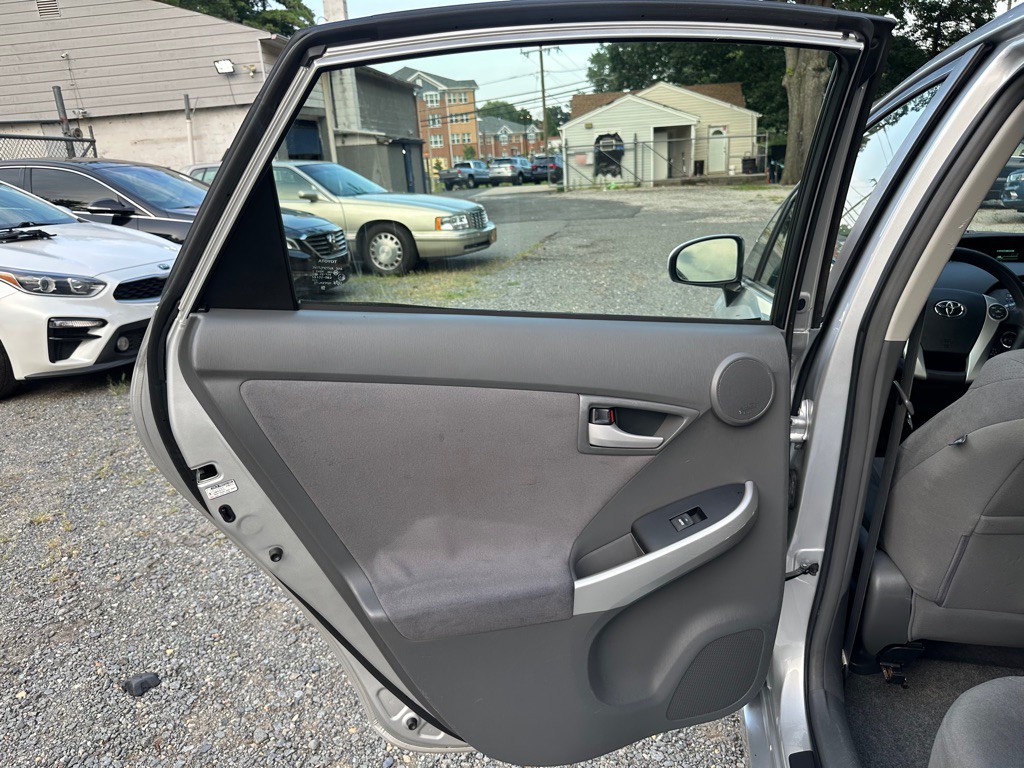 2010 Toyota Prius Image 16