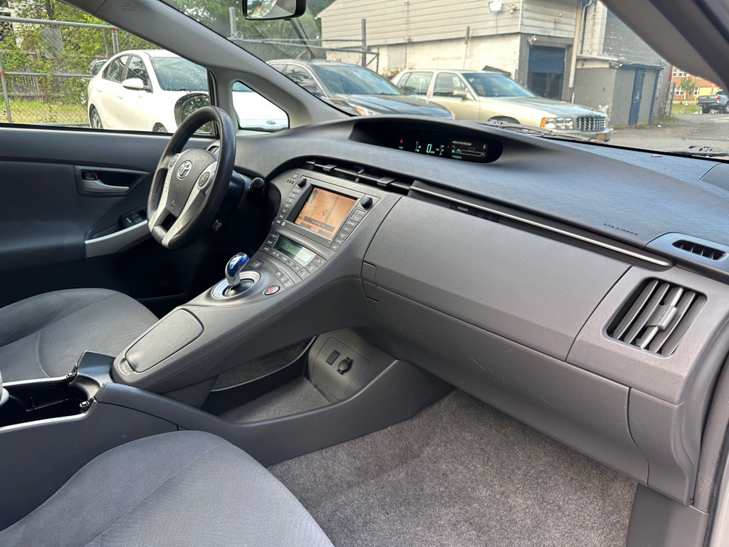 2010 Toyota Prius Image 25
