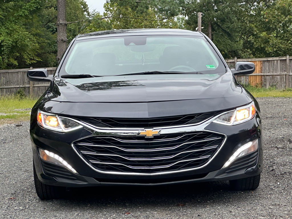 2023 Chevrolet Malibu Image 2