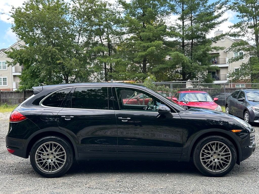 2011 Porsche Cayenne Image 8