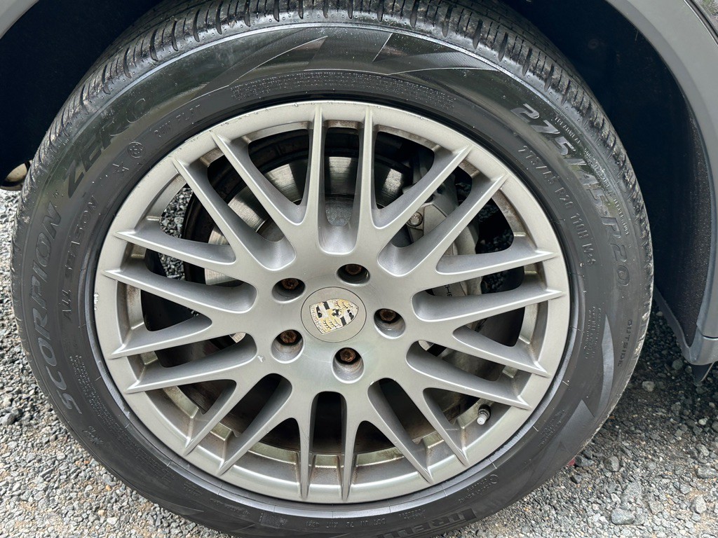 2011 Porsche Cayenne Image 10