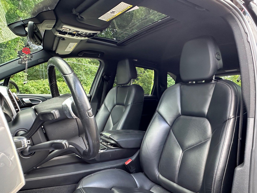 2011 Porsche Cayenne Image 15