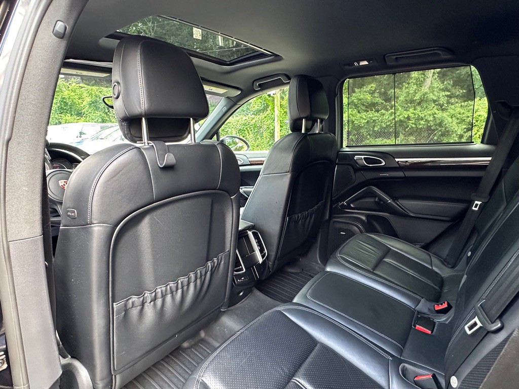 2011 Porsche Cayenne Image 18