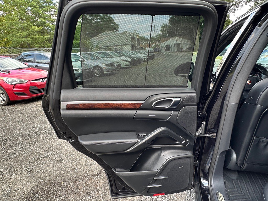 2011 Porsche Cayenne Image 20