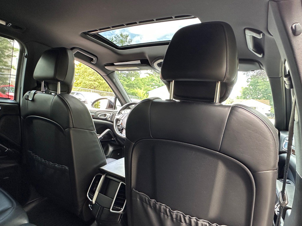 2011 Porsche Cayenne Image 22