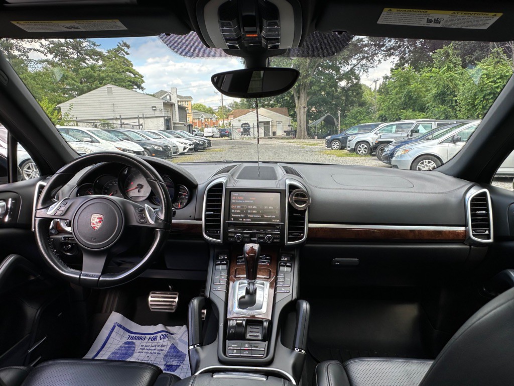 2011 Porsche Cayenne Image 25