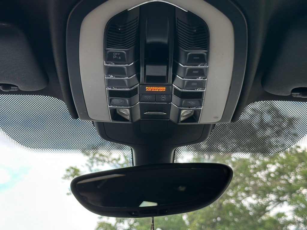 2011 Porsche Cayenne Image 28