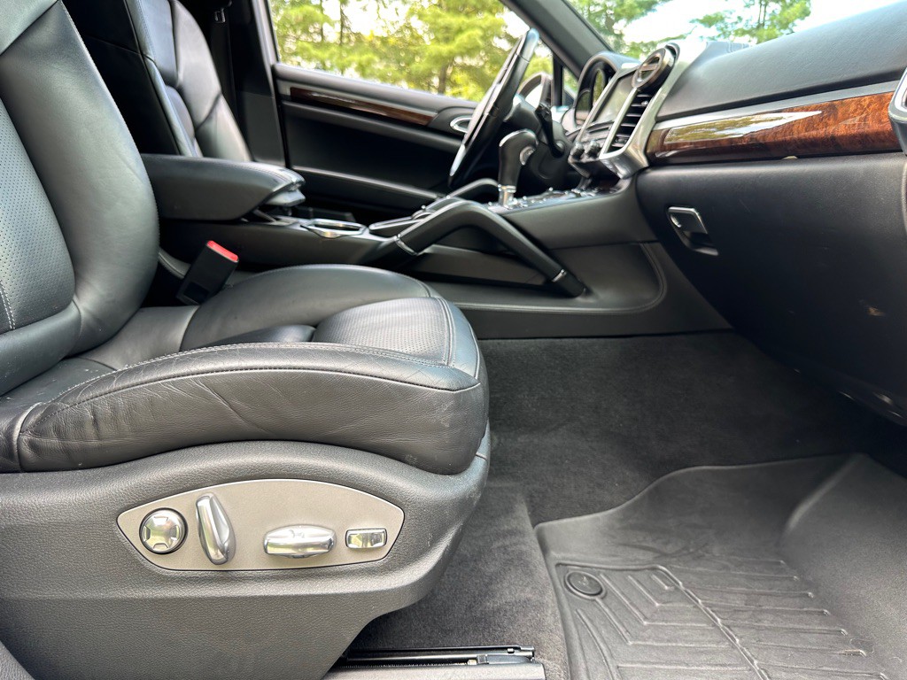 2011 Porsche Cayenne Image 31