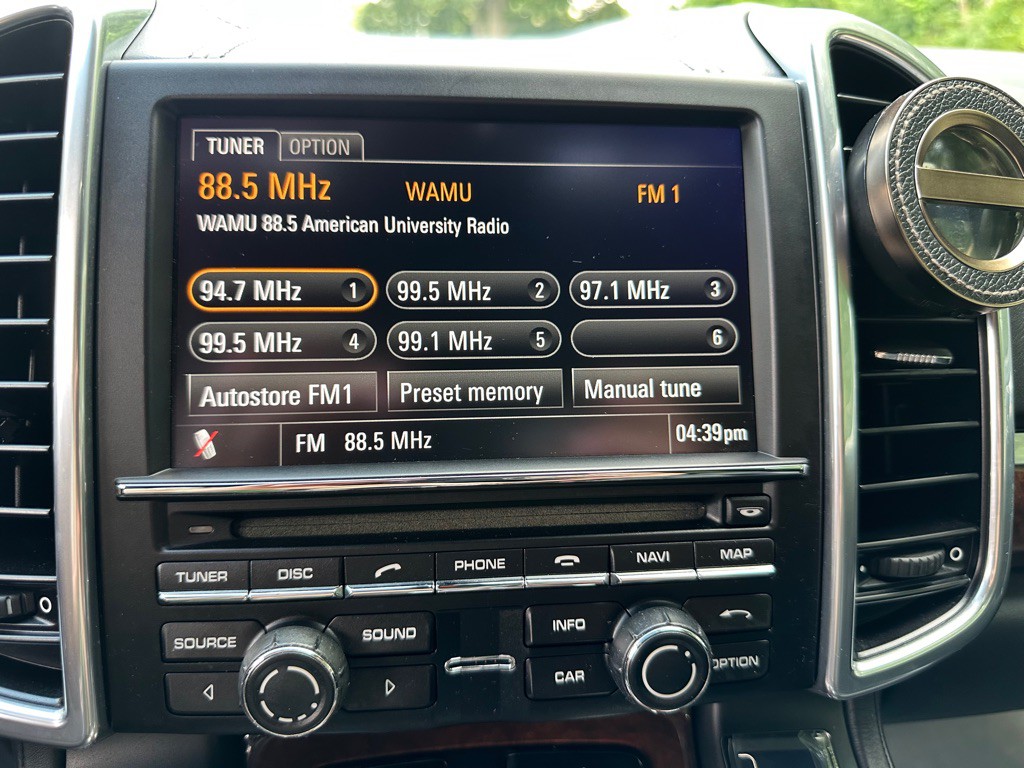 2011 Porsche Cayenne Image 38