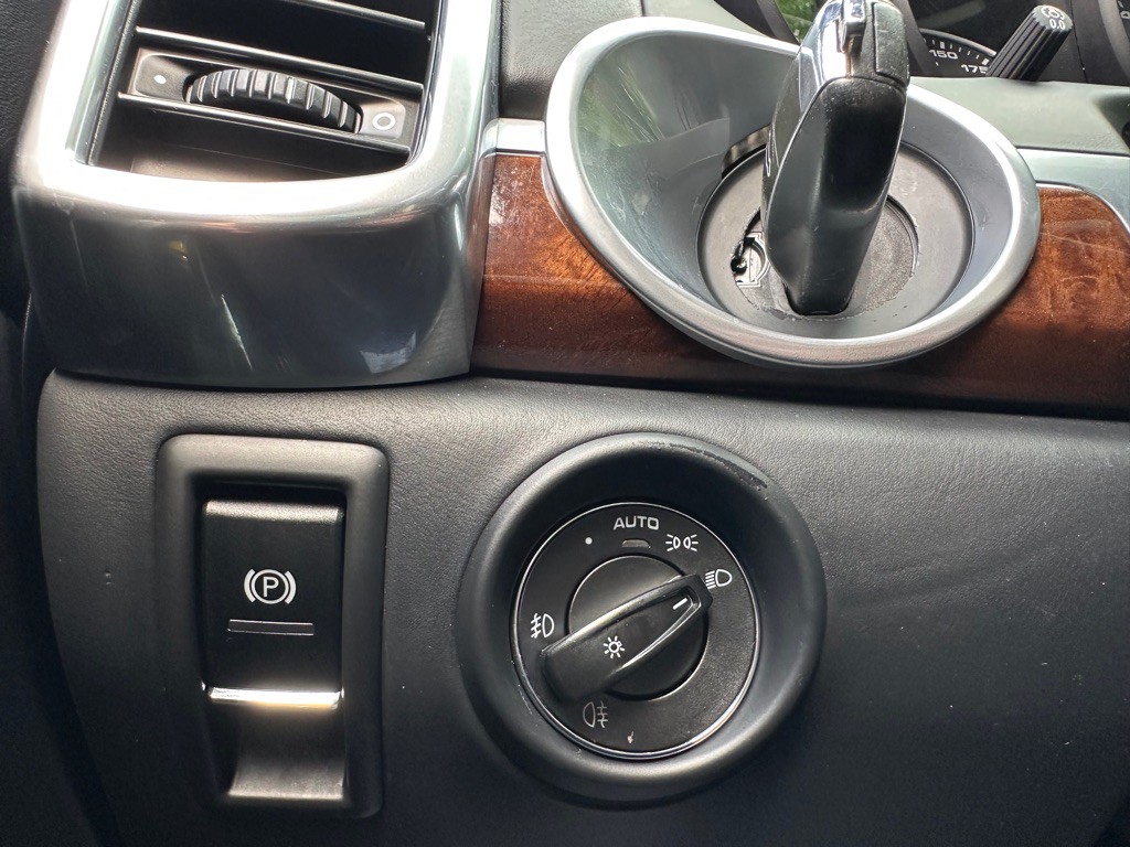2011 Porsche Cayenne Image 40