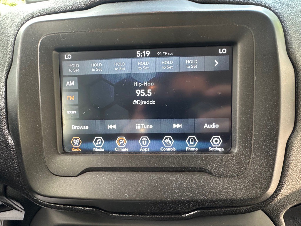 2020 Jeep Renegade Image 28