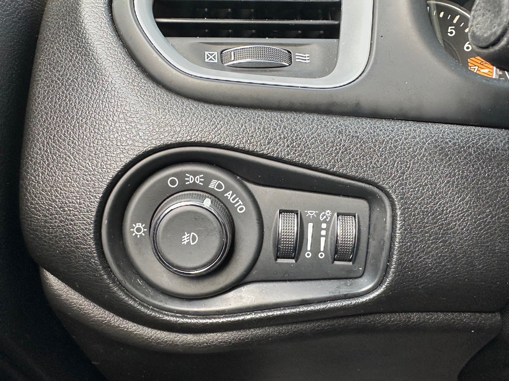 2020 Jeep Renegade Image 34