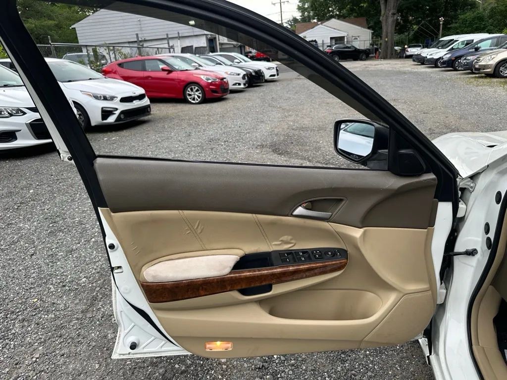 2009 Honda Accord Image 15