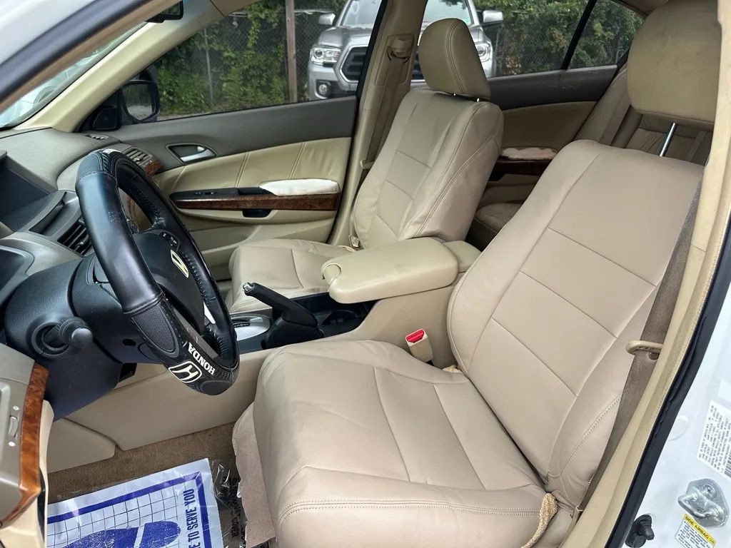 2009 Honda Accord Image 18
