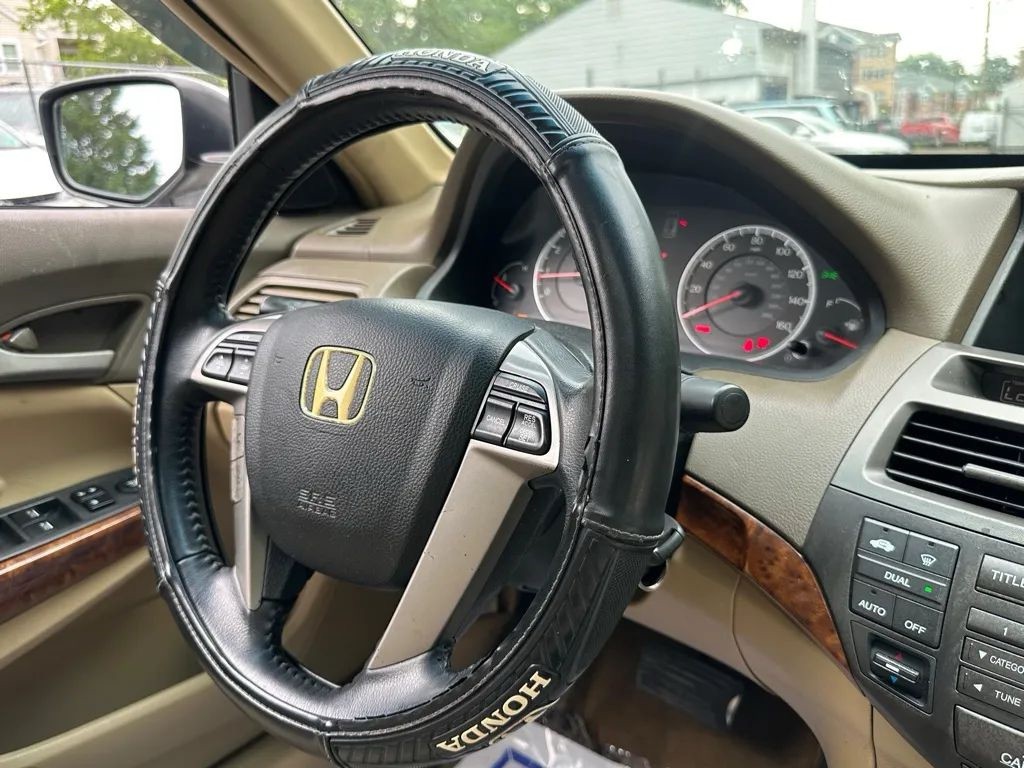 2009 Honda Accord Image 32