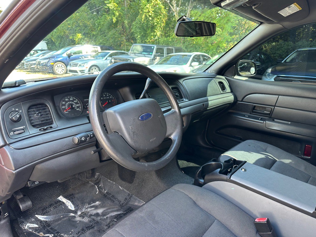 2008 Ford Crown Victoria Image 11