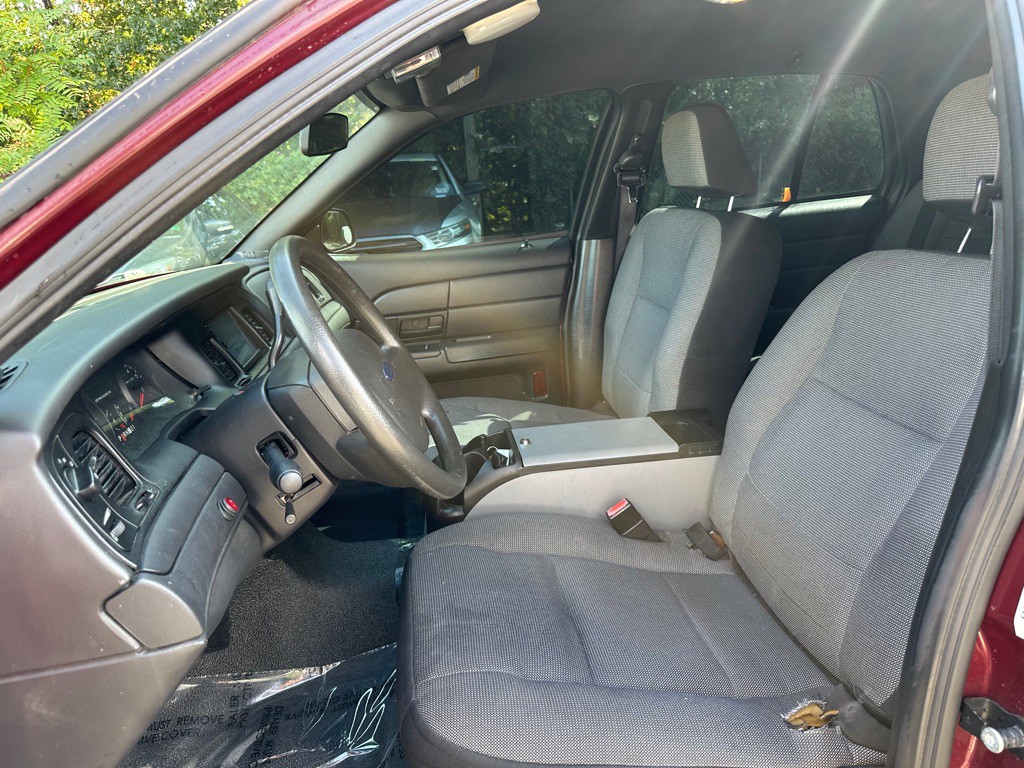 2008 Ford Crown Victoria Image 12