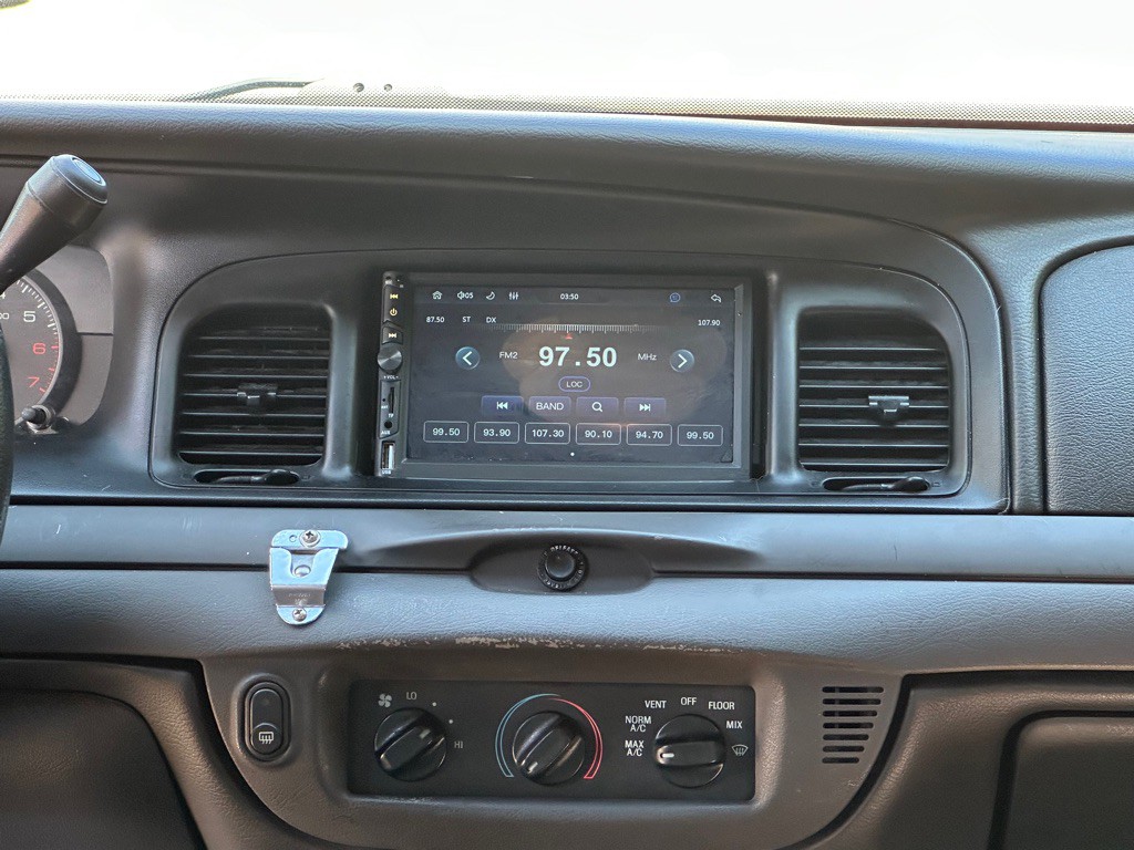 2008 Ford Crown Victoria Image 22