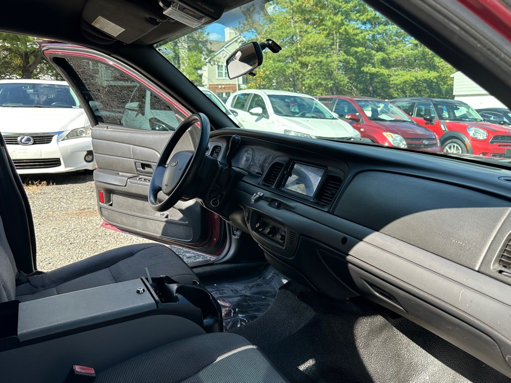 2008 Ford Crown Victoria Image 26