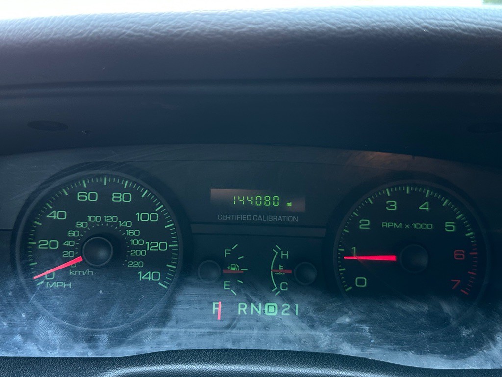 2008 Ford Crown Victoria Image 32