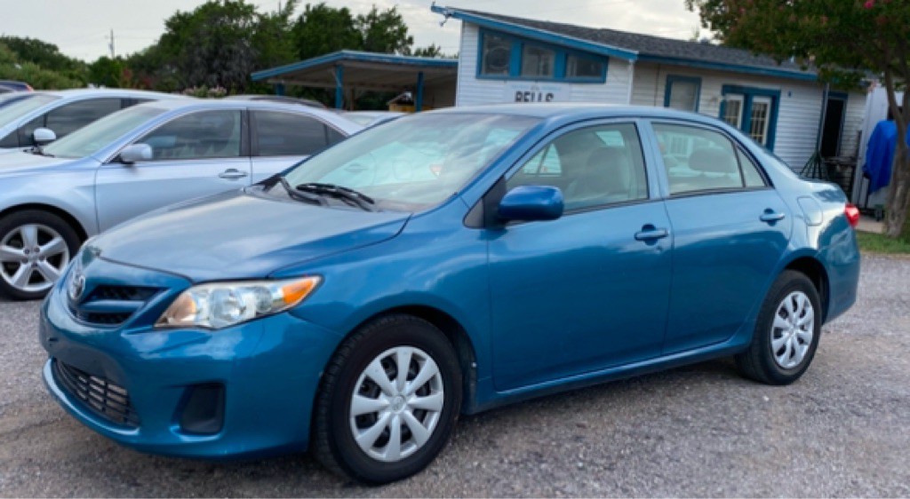 2013 Toyota Corolla Image 1