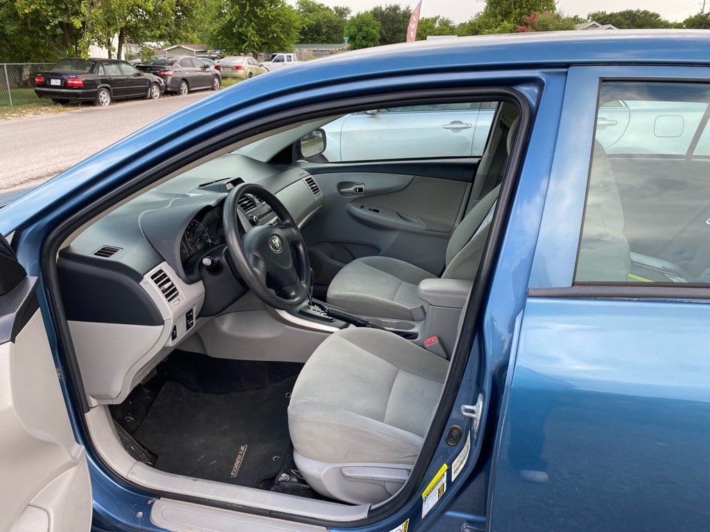 2013 Toyota Corolla Image 5