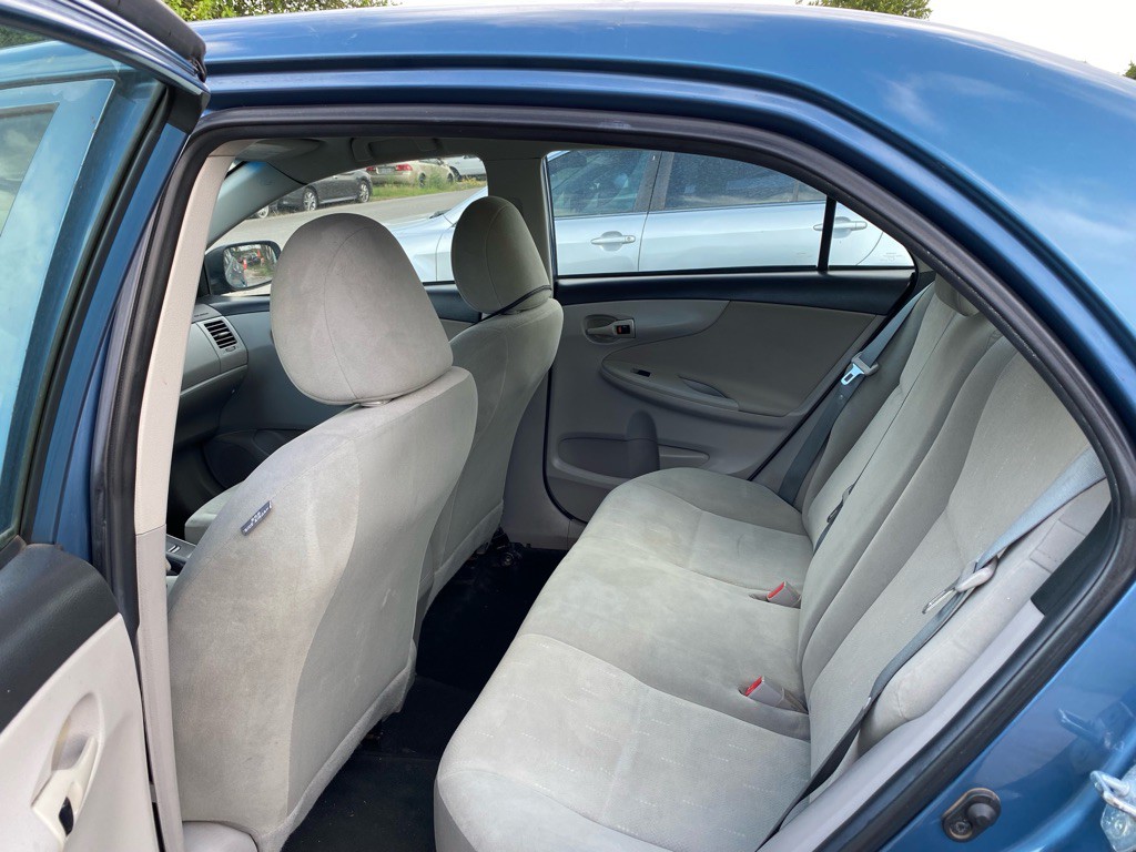 2013 Toyota Corolla Image 6
