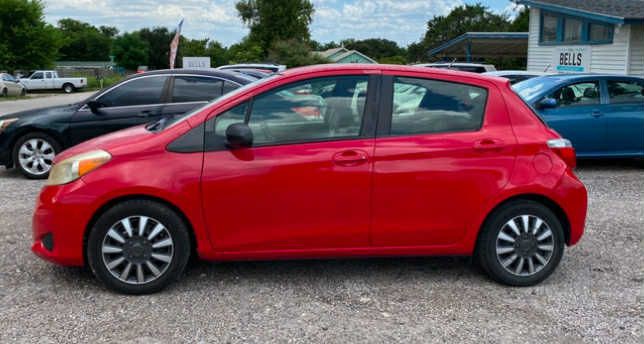 2013 Toyota Yaris Image 2