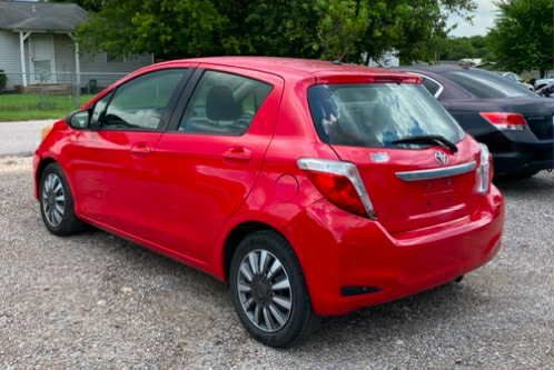 2013 Toyota Yaris Image 3