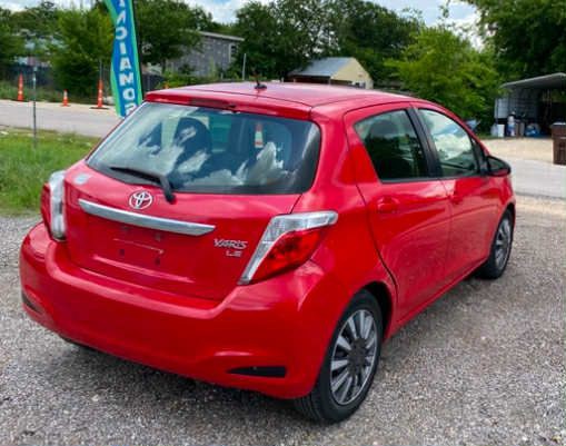 2013 Toyota Yaris Image 4