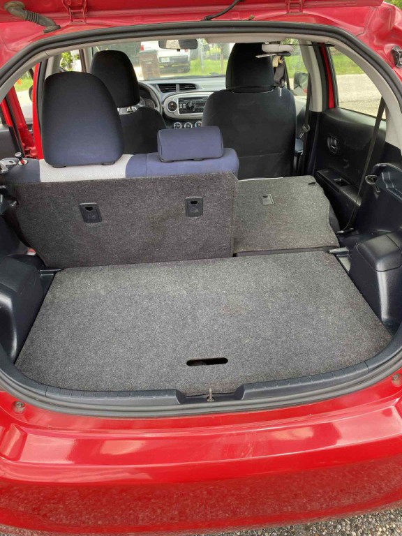 2013 Toyota Yaris Image 12