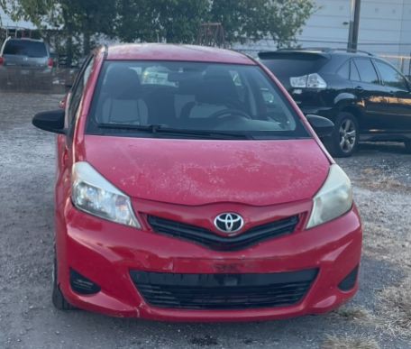 2013 Toyota Yaris Image 2