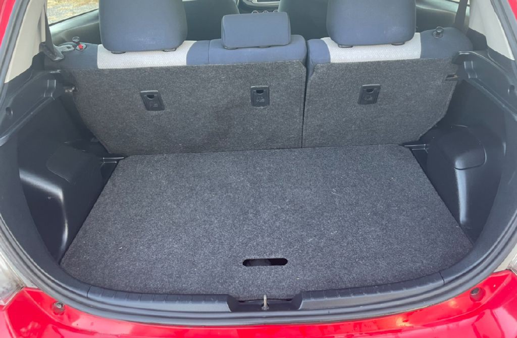 2013 Toyota Yaris Image 14