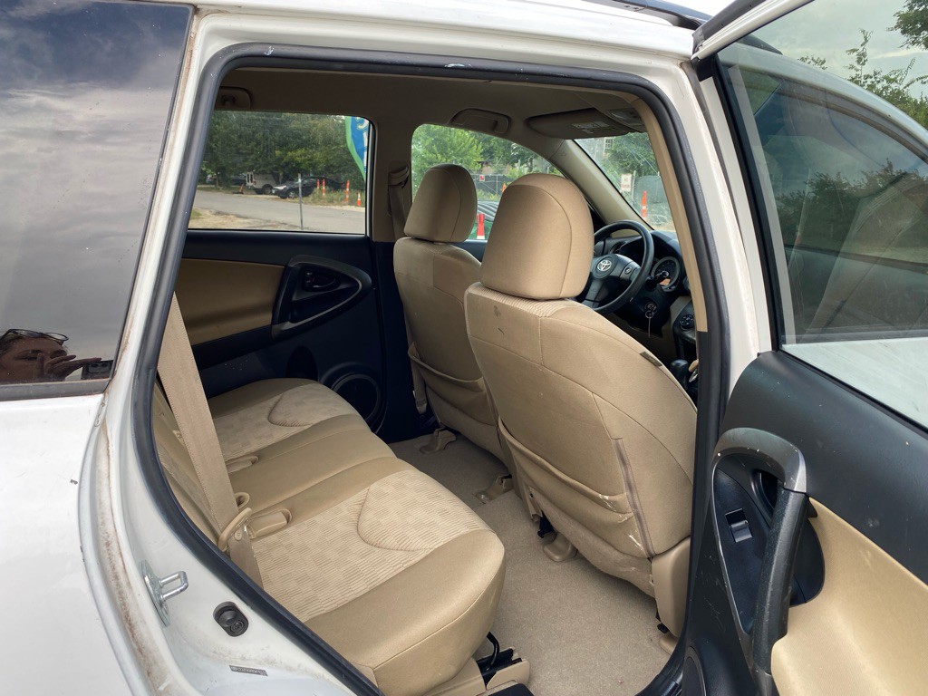 2012 Toyota Rav4 Image 4