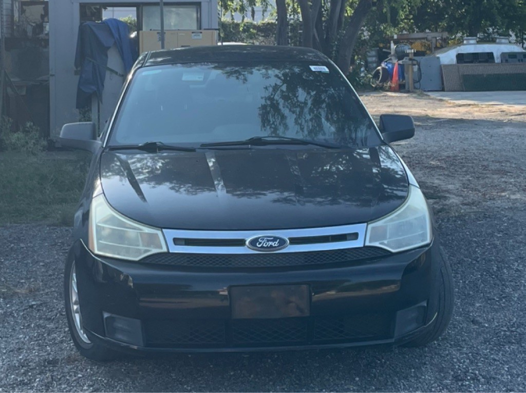 2011 Ford Focus Image 2