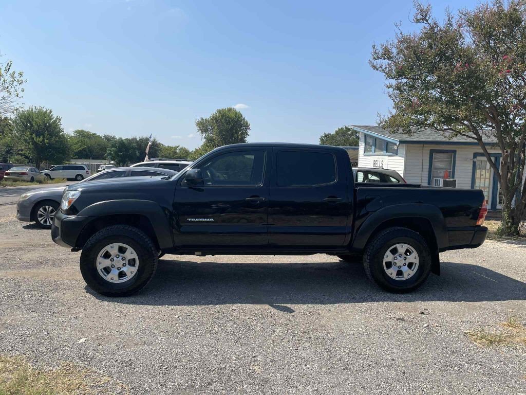2013 Toyota Tacoma Image 2