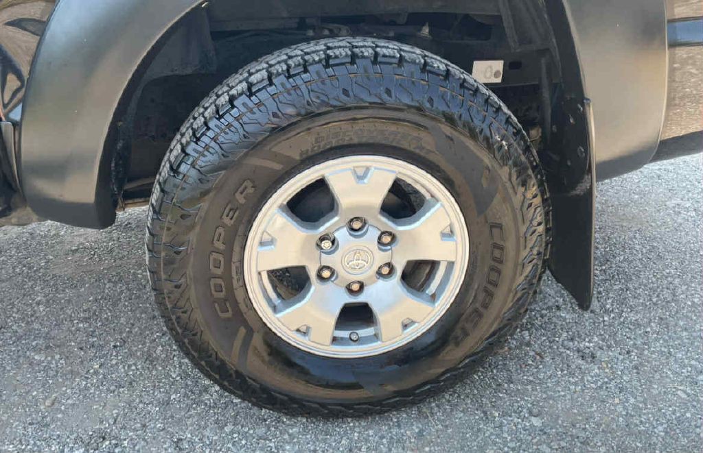 2013 Toyota Tacoma Image 9